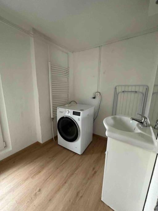 ブロ Charmante Maison Mitoyenneヴィラ エクステリア 写真
