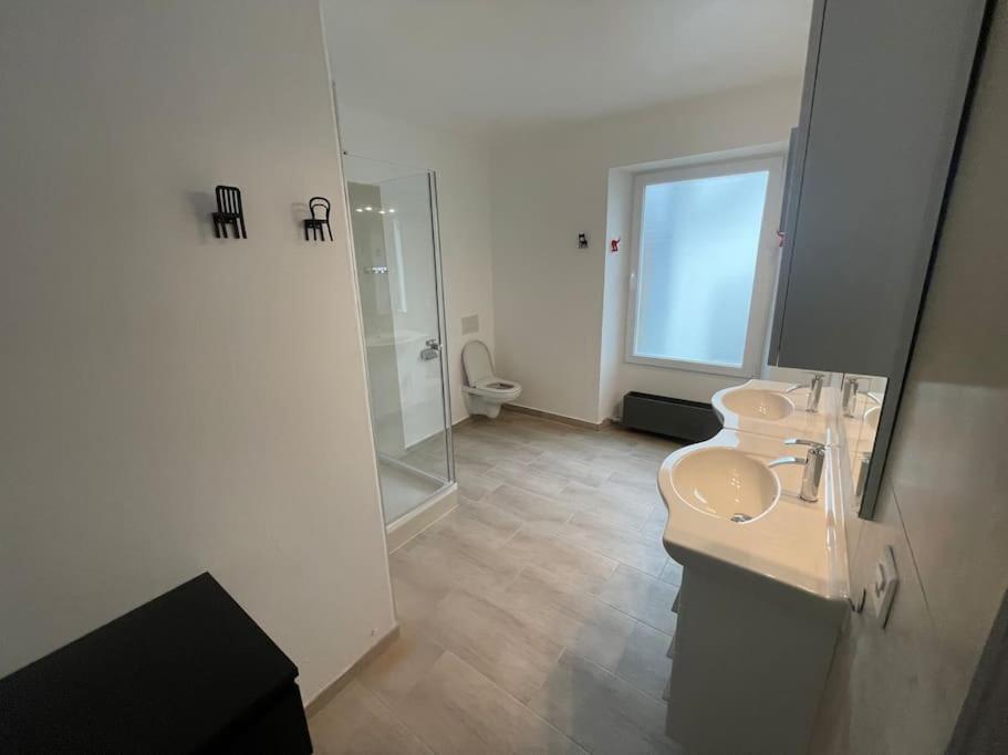 ブロ Charmante Maison Mitoyenneヴィラ エクステリア 写真