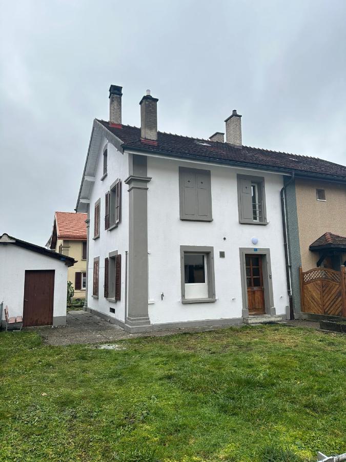 ブロ Charmante Maison Mitoyenneヴィラ エクステリア 写真
